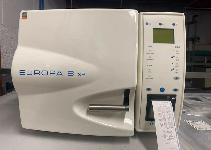 Autoclave da laboratorio per la sterilizzazione