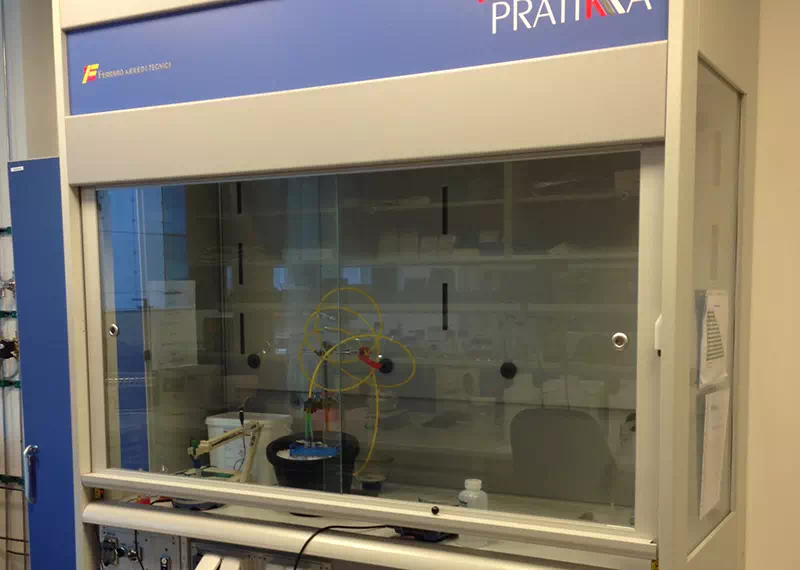 Cappe chimiche per aspirazione in laboratorio