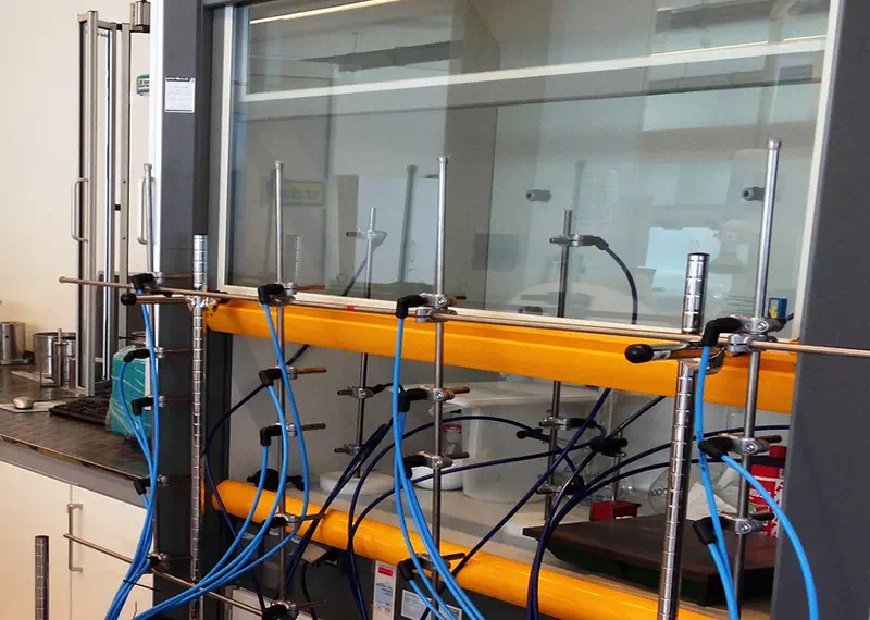 Intervento di verifica del contenimento delle cappe con gas SF6