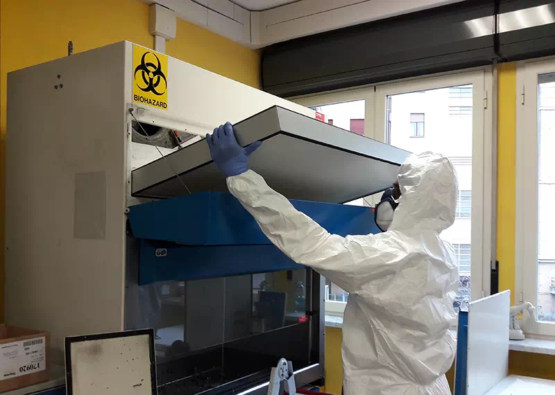 Manutenzione filtri per cappa chimica